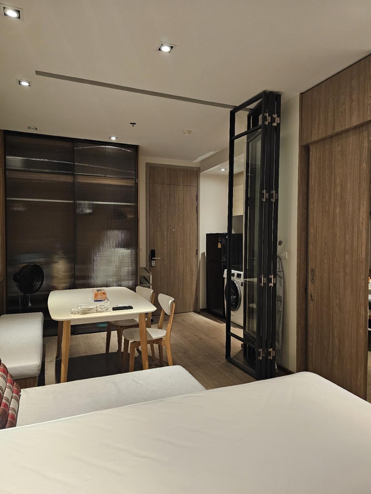 ให้เช่าระยะสั้นคอนโดใกล้ BTS พร้อมพงษ์ - Park 24 หลัง Emporium เพียง 500 เมตร