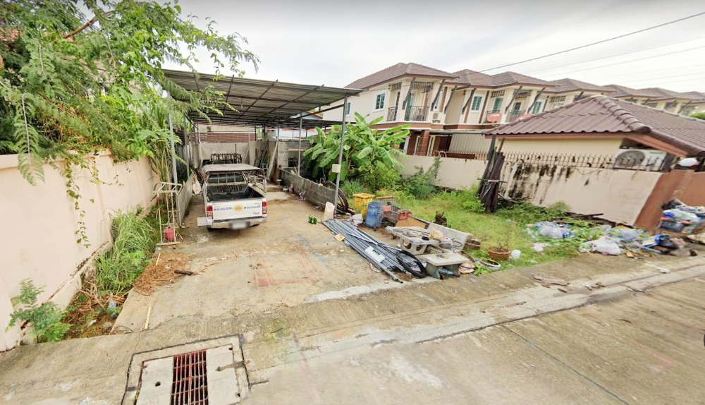 Land for sale 88 square meters, Soi Nawamin 85, can go out in many directions suitable for building a house or home office