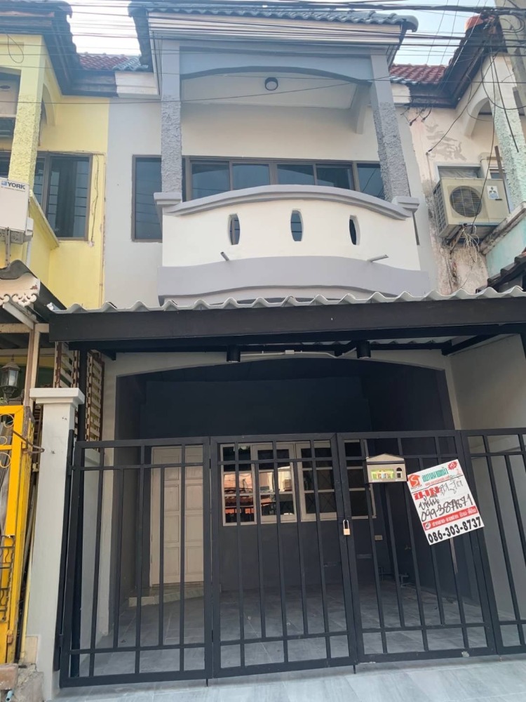 Selling below appraisal, 2-storey townhouse, 16 square wa. Soi Khubon 27 intersection 56, Jinda Town Village, Bang Khen District.