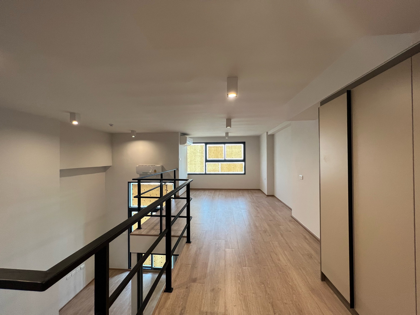ขาย 2 Bedroom Hybrid ขนาด 52 ตรม. ได้เพดานสูง ห้องมุม  คอนโด Ideo Rama9-Asoke สนใจนัดชมโทร.062-339-3663 – รูปที่ 3