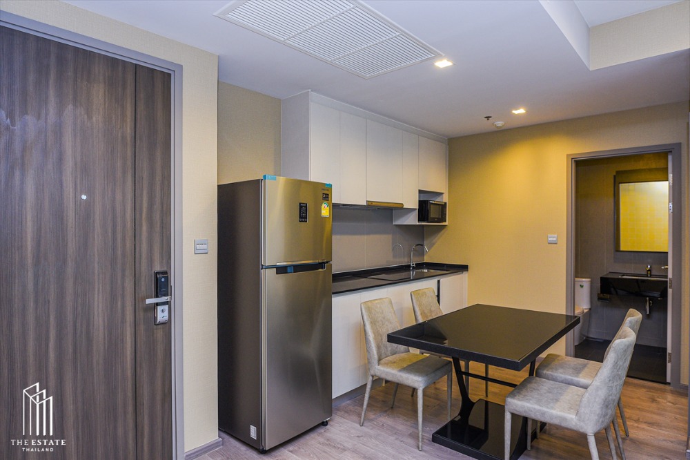 Condo for SALE *** Whizdom Avenue Ratchada-Ladprao *** 2 bedrooms, high floor, great view, fully furnished, appliances @10.89MB