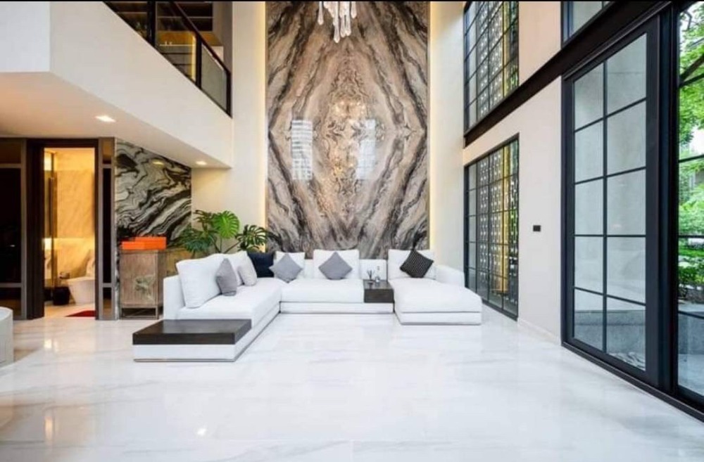 House For Rent (For Rent) Luxury 5-storey townhome, Quater31 project, Phrom Phong, near Thonglor, BTS prompong. House For Rent (For Rent) Luxury 5-storey townhome, Quater31 project, Phrom Phong, near Thonglor, BTS prompong.