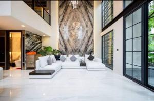House For Rent (For Rent) Luxury 5-storey townhome, Quater31 project, Phrom Phong, near Thonglor, BTS prompong.