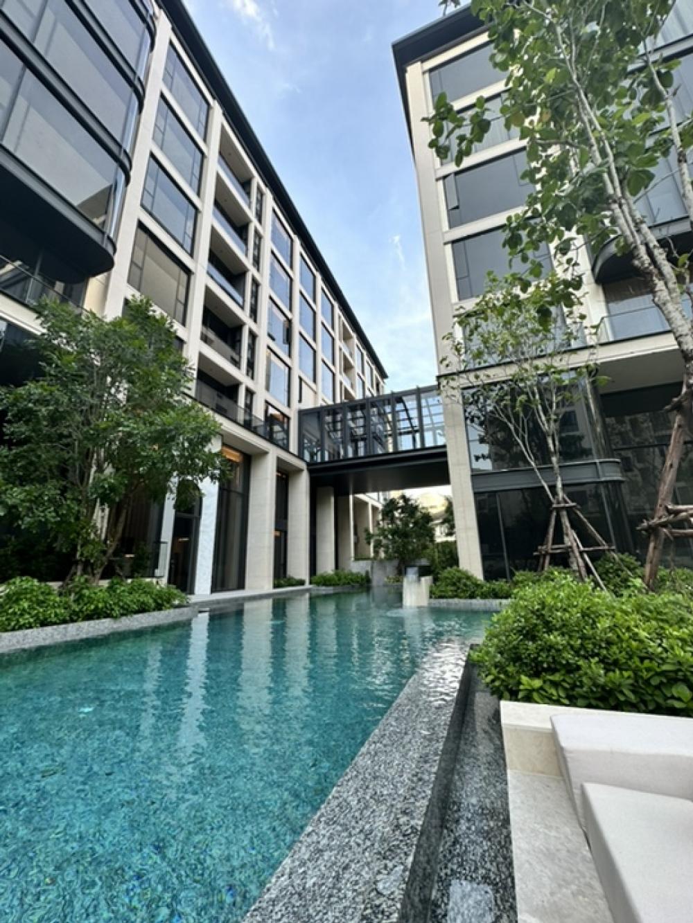 ให้เช่าด่วน !! ราคาพิเศษ 60,000 บ/ด คอนโดใจกลางเอกมัย ซอยสุขุมวิท61 ซอยสงบ มีความเป็นส่วนตัวสูง โครงการสามารถ ทะลุออกเอกมัย1 ได้ ห้อง 1 bed plus ให้เช่าด่วน !! ราคาพิเศษ 60,000 บ/ด คอนโดใจกลางเอกมัย ซอยสุขุมวิท61 ซอยสงบ มีความเป็นส่วนตัวสูง โครงการสามารถ ทะลุออกเอกมัย1 ได้ ห้อง 1 bed plus