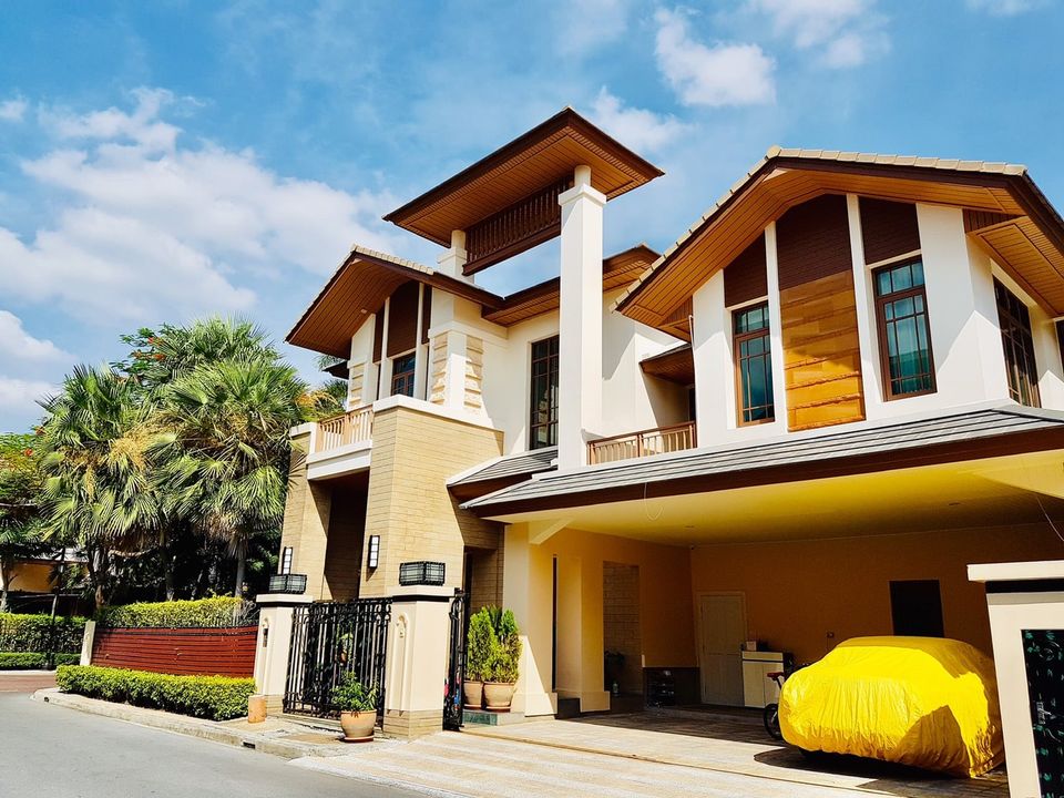 Baan Sansiri Sukhumvit 67, area 110 square meters, private swimming pool.