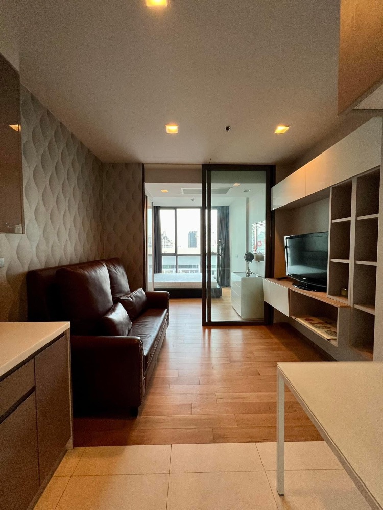 For rent Hyde Sukhumvit 13 studio high floor For rent Hyde Sukhumvit 13 studio high floor