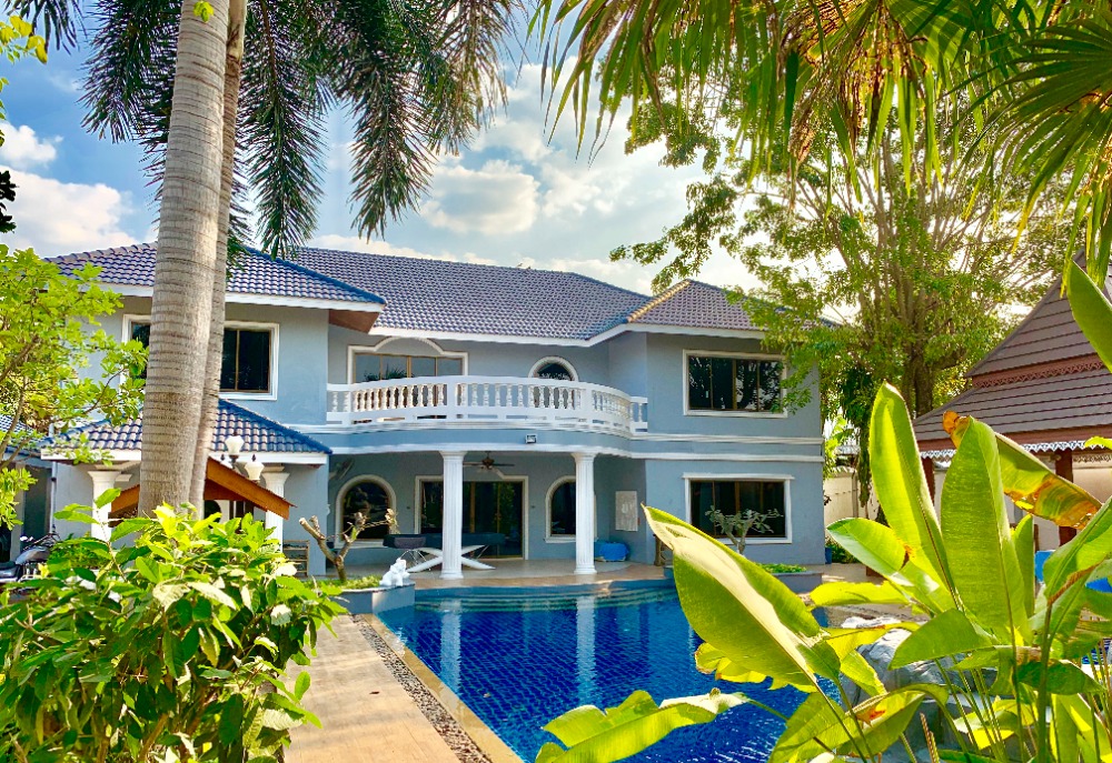 Self-built single house (Pattaya), Bang Lamung District, Pattaya City District, Chonburi Province, 400 sq m., with a swimming pool.