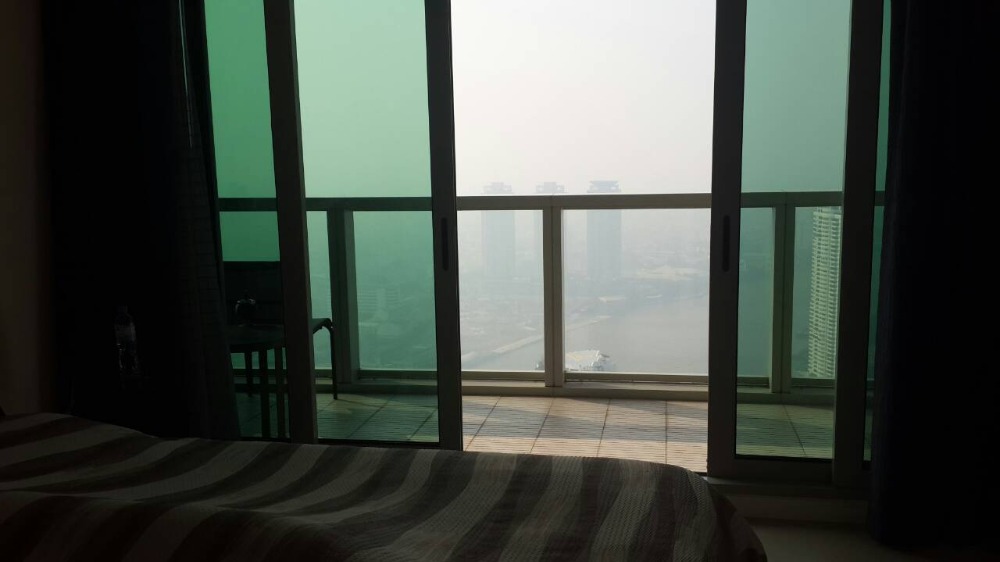 The river Condo, near BTS Saphan Taksin, fully furnished, 131 sq m.