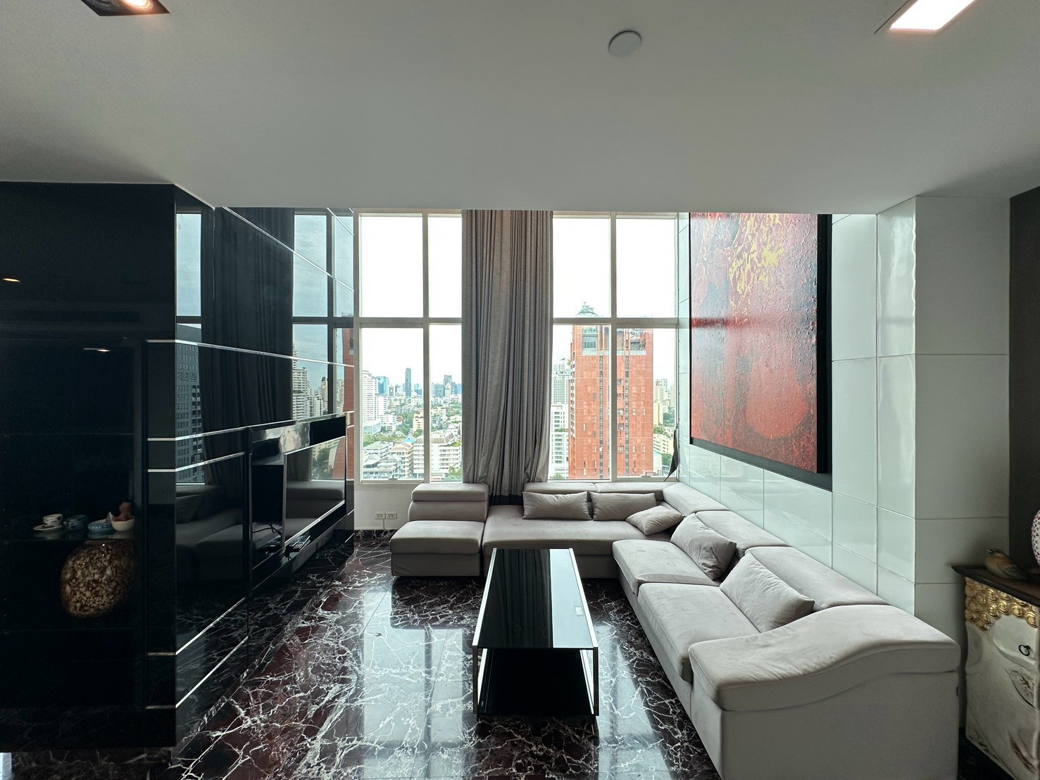 Penthouse Triplex หรู ; WIND SUKHUMVIT 23, 3 ห้องนอน ราคา 250k Penthouse Triplex หรู ; WIND SUKHUMVIT 23, 3 ห้องนอน ราคา 250k