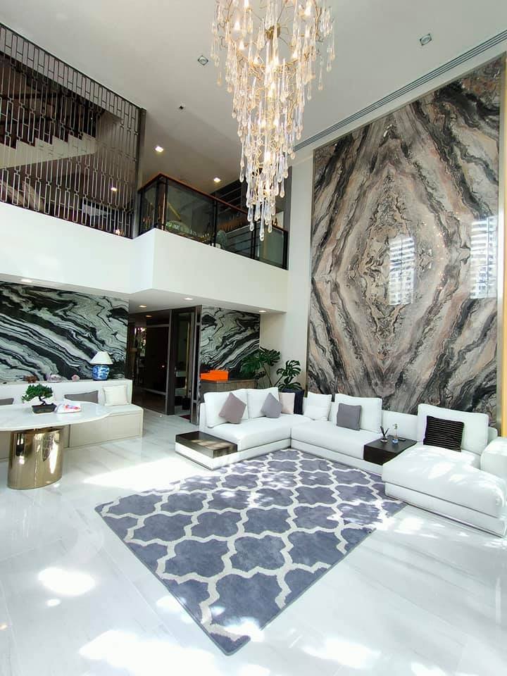 Rental : Luxury Townhome Quarter 31, Sukumvit 31 , 4 bed 5 bath , 2 Parking Lot , 4 Floors , 425 sqm Rental : Luxury Townhome Quarter 31, Sukumvit 31 , 4 bed 5 bath , 2 Parking Lot , 4 Floors , 425 sqm