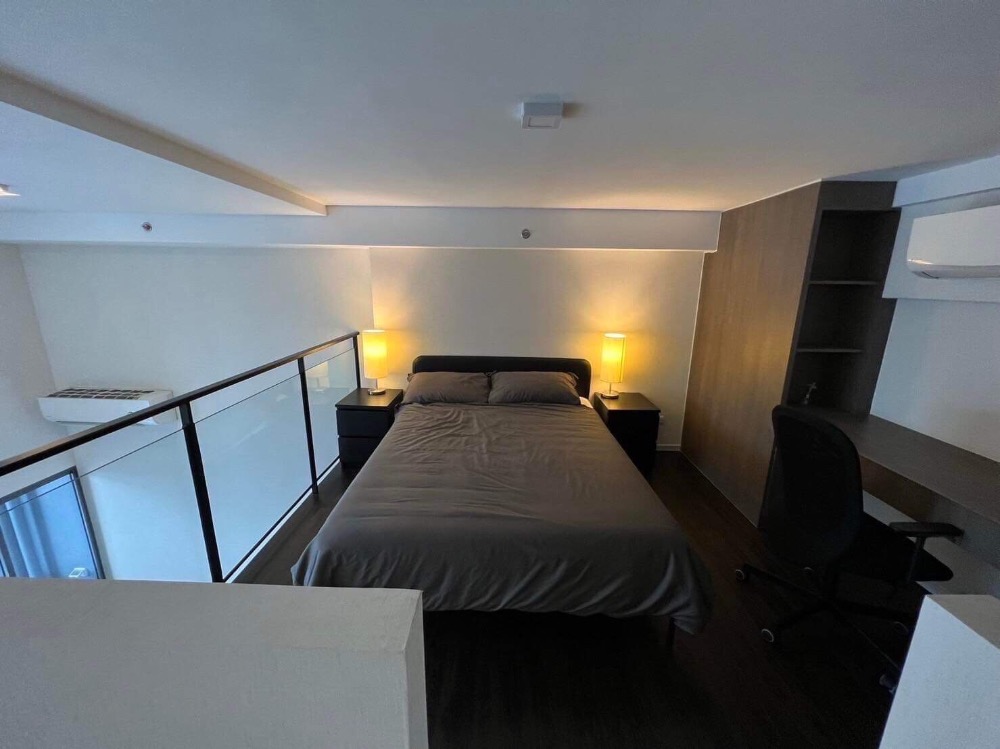For rent Siamese Sukhumvit 48 near bts Phrakanong duplex unit high floor fully furnished