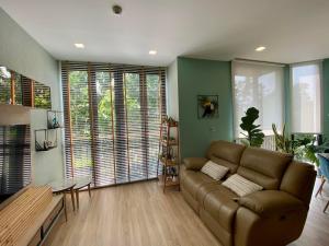 For rent Kawa Haus 1 bedroom 2 baths large garden view and canal