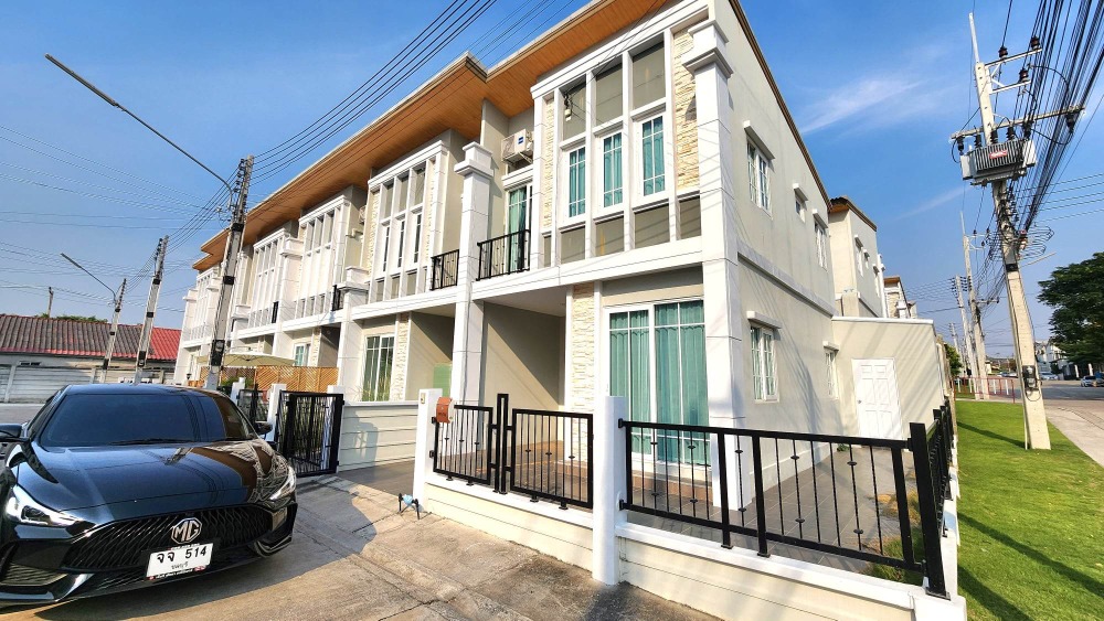 Townhome for rent, Golden Town, South Pattaya - Sukhumvit, corner unit. Townhome for rent, Golden Town, South Pattaya - Sukhumvit, corner unit.