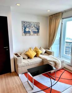 For rent RhythmSathorn 2 bedrooms high floor super deal