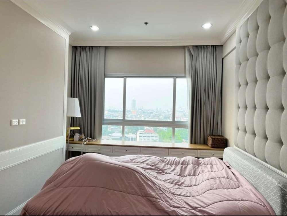 Super deal for rent Q House Sathorn closed to bts Krung Thonburi Super deal for rent Q House Sathorn closed to bts Krung Thonburi