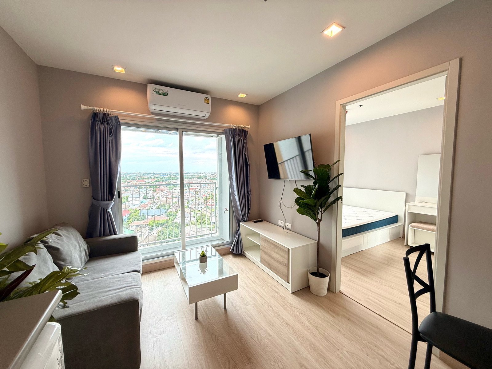 For rent‼️Casa Condo @MRT Sam Yaek Bang Yai‼️Room size 26 sq m. 1 bedroom, 1 bathroom, 20th floor‼️Electrical appliances as shown in the picture ✨The room door is a digital door lock. The rent includes the common area fee. For rent‼️Casa Condo @MRT Sam Yaek Bang Yai‼️Room size 26 sq m. 1 bedroom, 1 bathroom, 20th floor‼️Electrical appliances as shown in the picture ✨The room door is a digital door lock. The rent includes the common area fee.
