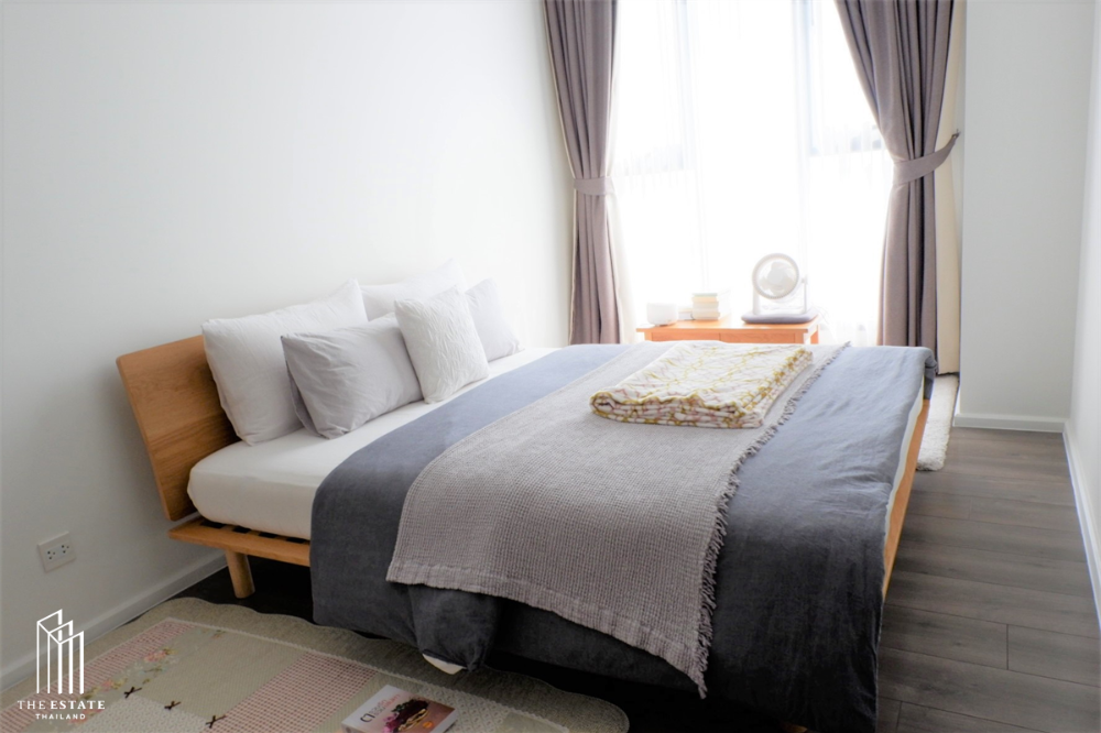 Condo for SALE *Whizdom Essence, high floor room, high rise condo, complete a new perspective, near BTS Punnawithi @6 MB