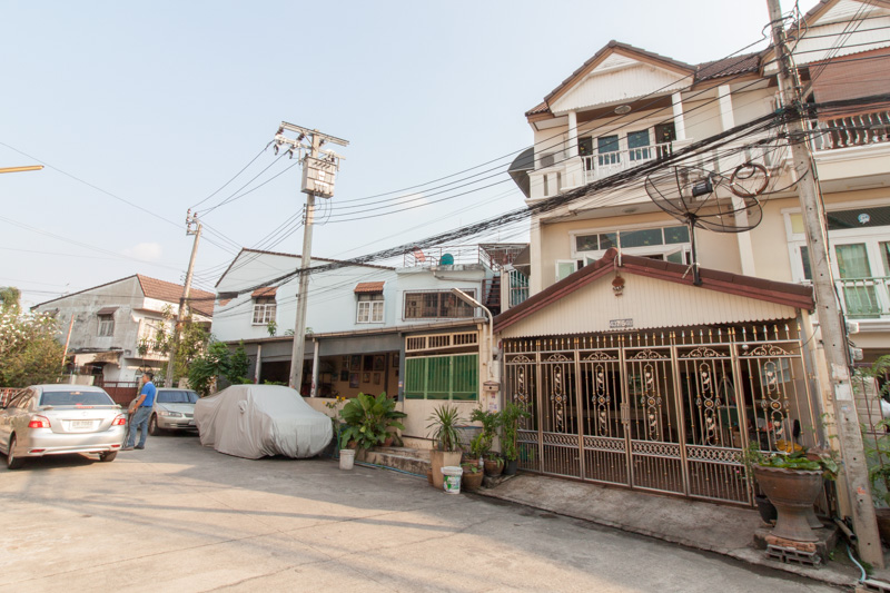 ขาย บ้าน บ้านแก้ววิลล่า ทาวน์เฮ้าส์ 3 ชั้น 50 ตรว 187 ตรม 3 ห้องนอน ต่อเติมลานหน้าบ้าน ใกล้ ตลาดบางขุนศรี จรัญสนิทวงศ์ MRT ไฟฉาย บางขุนนนท์ พรานนก : EL23S-025