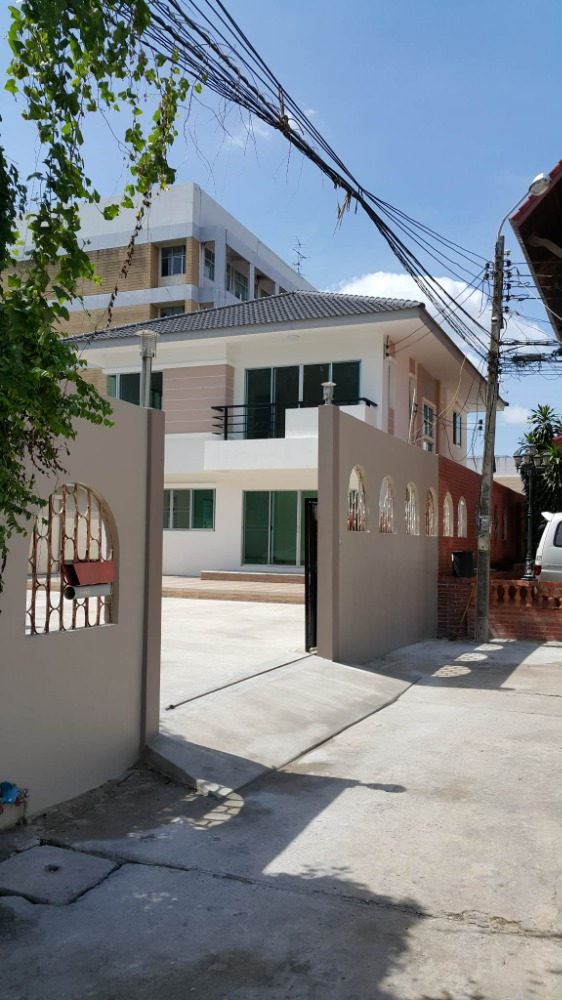 2-storey detached house for sale with land, prime location, Soi Vibhavadi 32 Yak 1, size 86 sq m., suitable for living, making a home office 2-storey detached house for sale with land, prime location, Soi Vibhavadi 32 Yak 1, size 86 sq m., suitable for living, making a home office
