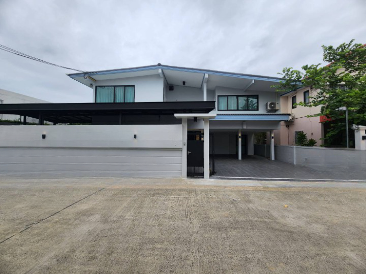 ให้เช่าบ้านเดี่ยว ใกล้ โรงพยาบาลเปาโล โชคชัย4 เพียง 3 นาที ให้เช่าบ้านเดี่ยว ใกล้ โรงพยาบาลเปาโล โชคชัย4 เพียง 3 นาที