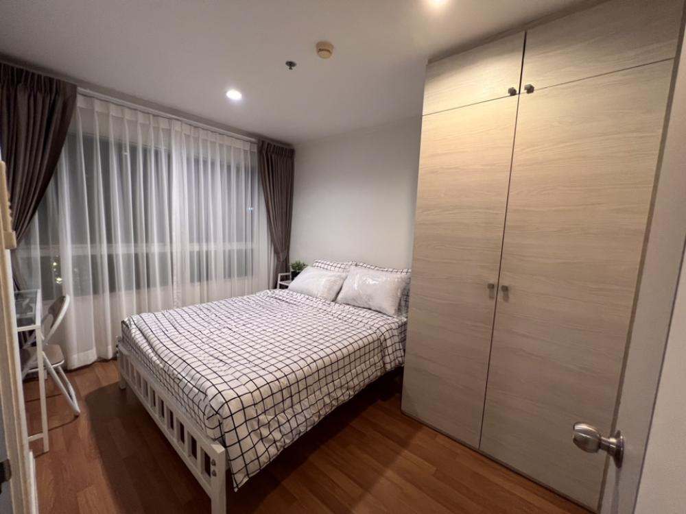 ห้องใหม่แต่งสวย ลุมพินี RCA พร้อมเข้าอยู่ วิวสระว่ายน้ำ – รูปที่ 3