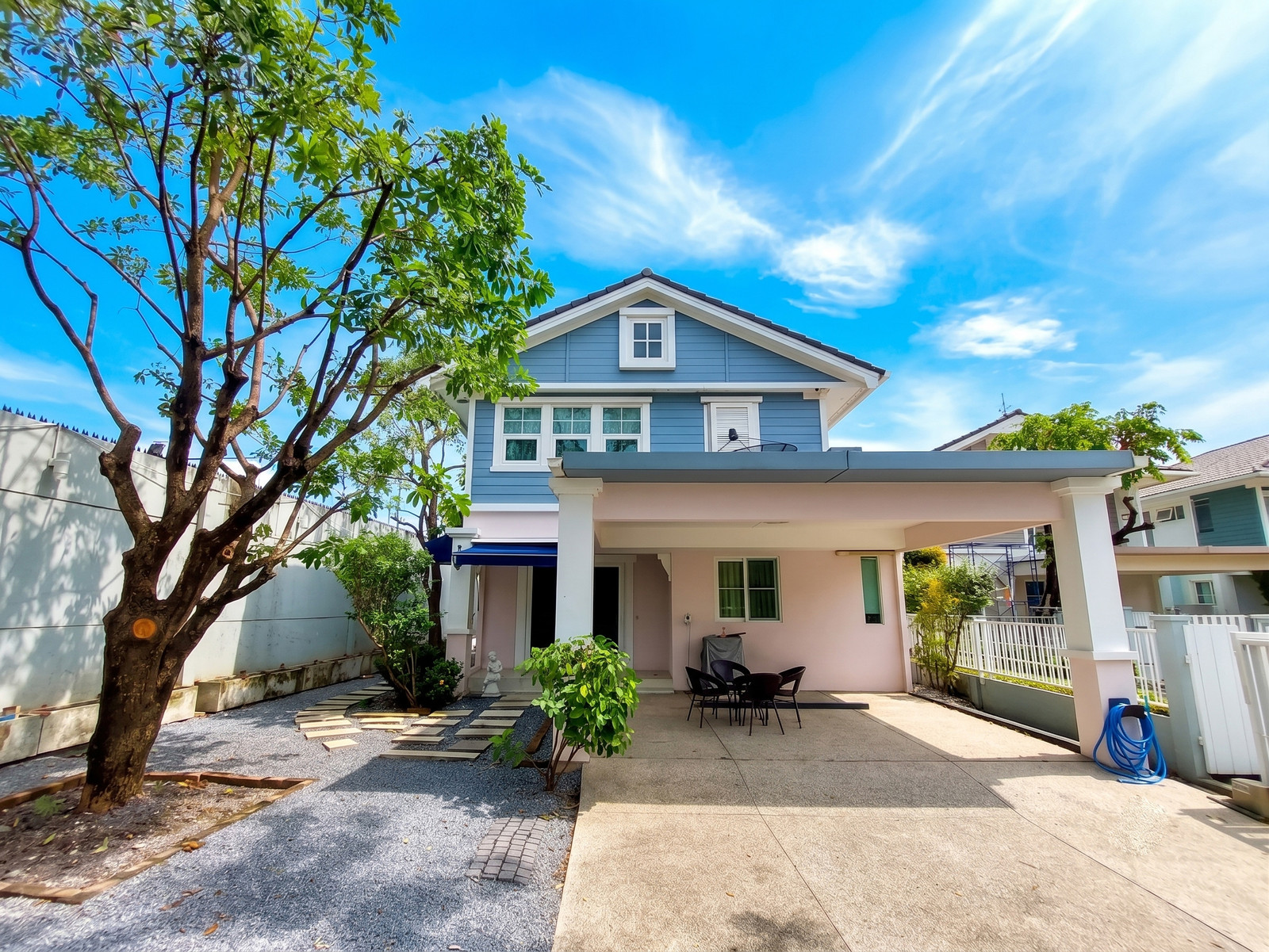 Sale-Rent: American Cottage Style Detached House 300 meters to Concordian International School Sale-Rent: American Cottage Style Detached House 300 meters to Concordian International School