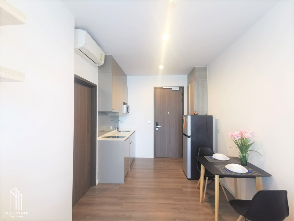 Condo for RENT *** Whizdom Essence, high floor, nice to live in, city view 20+ @26,000 Baht