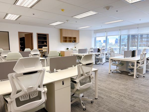 ให้เช่าออฟฟิศ BTS เพลินจิต Full Furnished 95-200 ตร.ม. ตกแต่งอย่างดี นำโน้ตบุ๊คพร้อมเข้าทำงานได้ทันที  เดินทางสะดวก วิวดี