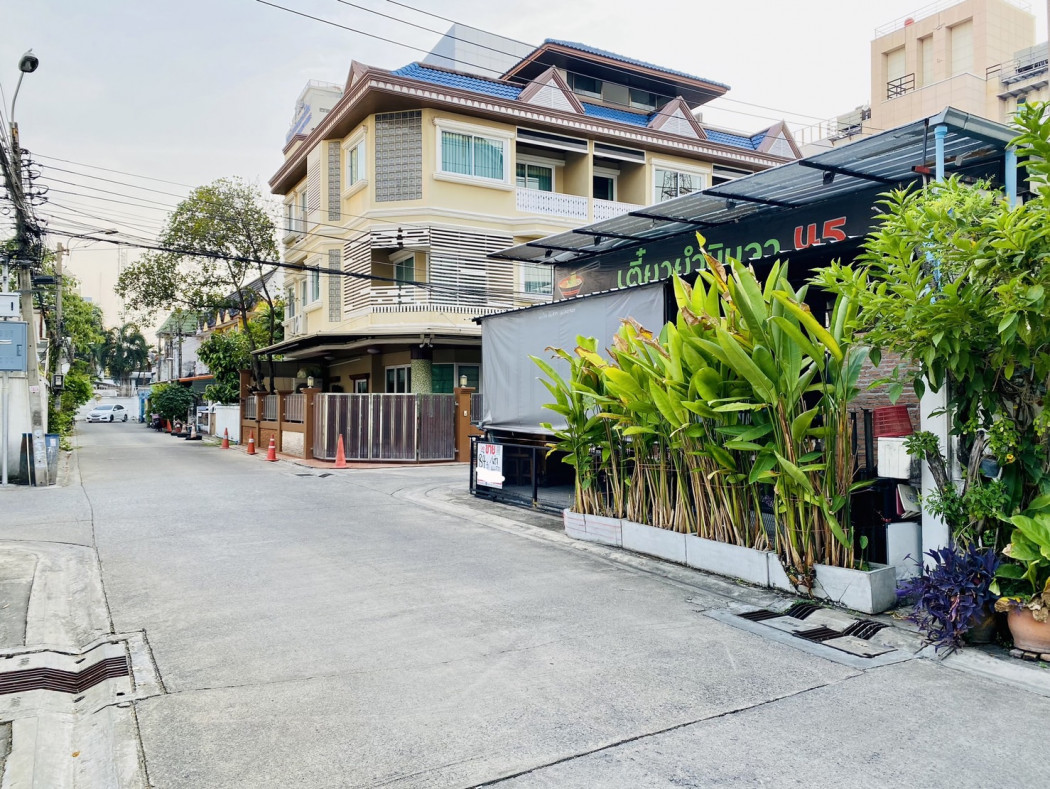 ขาย ที่ดิน ติดถนน 3 ด้าน หลัง ม.หอการค้า เนื้อที่ 84 ตร.วา – รูปที่ 2