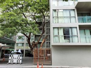 1 Bedroom for Sale in Via Botani Condominium, Khlong Tan Nuea, Watthana, Bangkok
