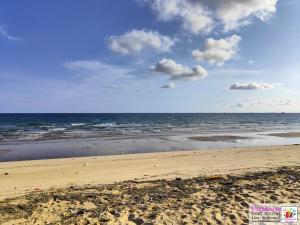 ขาย ที่ดิน ติดถนนเลียบหาดแม่รำพึง ระยอง ขนาด 115 ไร่ ๆละ 10 ล้าน