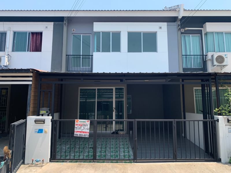 ขายถูก ทาวน์เฮาส์ 2 ชั้น 17.4 ตรว. หมู่บ้านพฤกษา130 หนองจอก-สุวินทวงค์  ซ.อยู่วิทยา  12 เขตหนองจอก บ้านมี 3 ห้องนอน 2 ห้องน้ำ