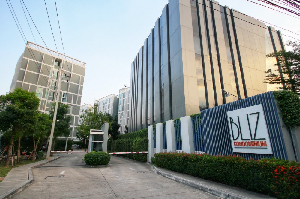 Rare unit!! Bliz Condominium Rama 9-Srinakarin for sale - 2 bed 42.79 sq.m., corner unit, good location near Airport Link and MRT Hau Mak