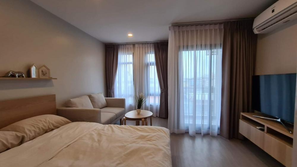 Sold with tenant Sold with tenant
