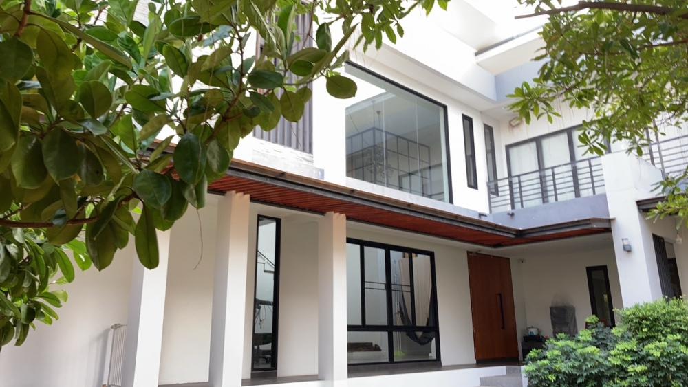 Single house for sale in Bang Phrom, Phra Thep Tat Mai area with land of 250 square meters.