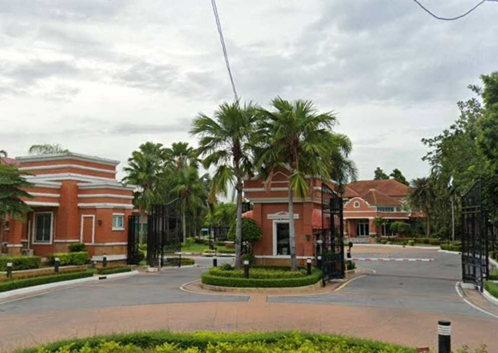 2-storey detached house for sale, Laddarom Elegance Rama 2, area 104.5 square wah, usable area 417 sq m, 3 bedrooms, 3 bathrooms, 1 hall, 1 kitchen, on Rama 2 road on the outbound side, near Kanj Road. Naphisek 12.9 million baht*