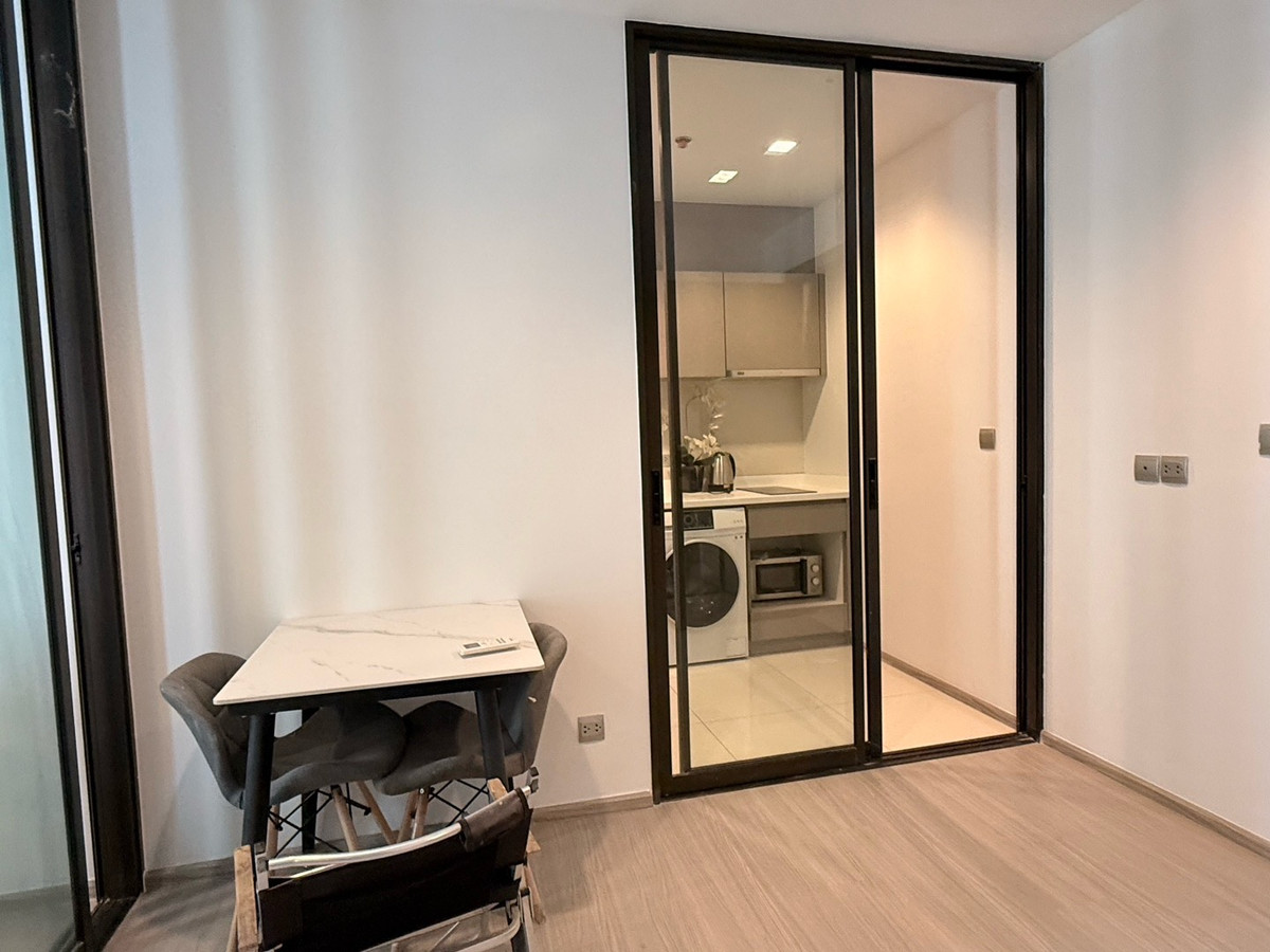 Luxury condo near MRT Rama 9 life asoke Rama 9 for rent 1 bed plus 35 sqm. Luxury condo near MRT Rama 9 life asoke Rama 9 for rent 1 bed plus 35 sqm.