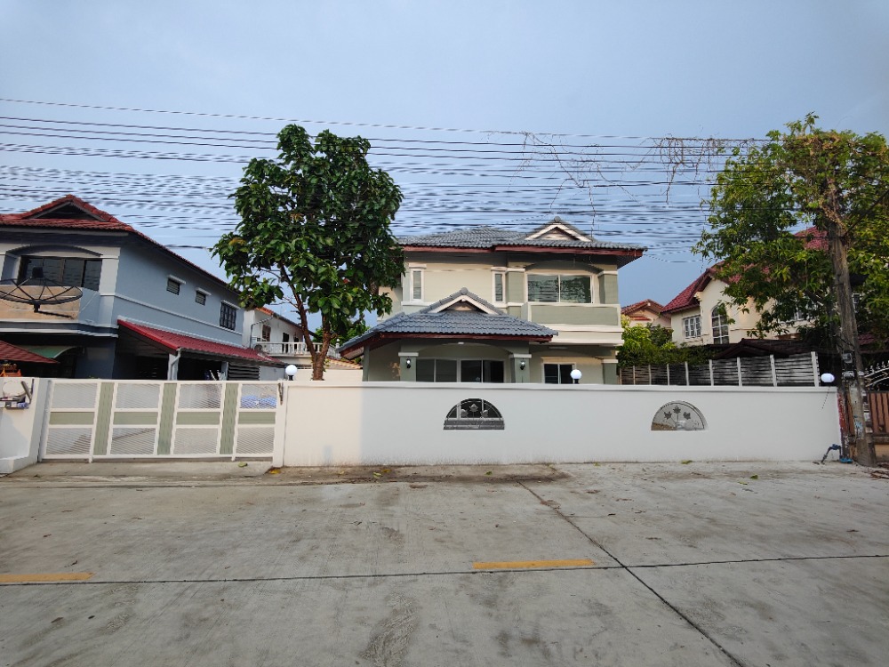 House for sale, Prem Ruethai Fa Luang, Lam Luk Ka, Khlong 3 - 65.6 sq m, near the Green Line, Khu Khot Station.