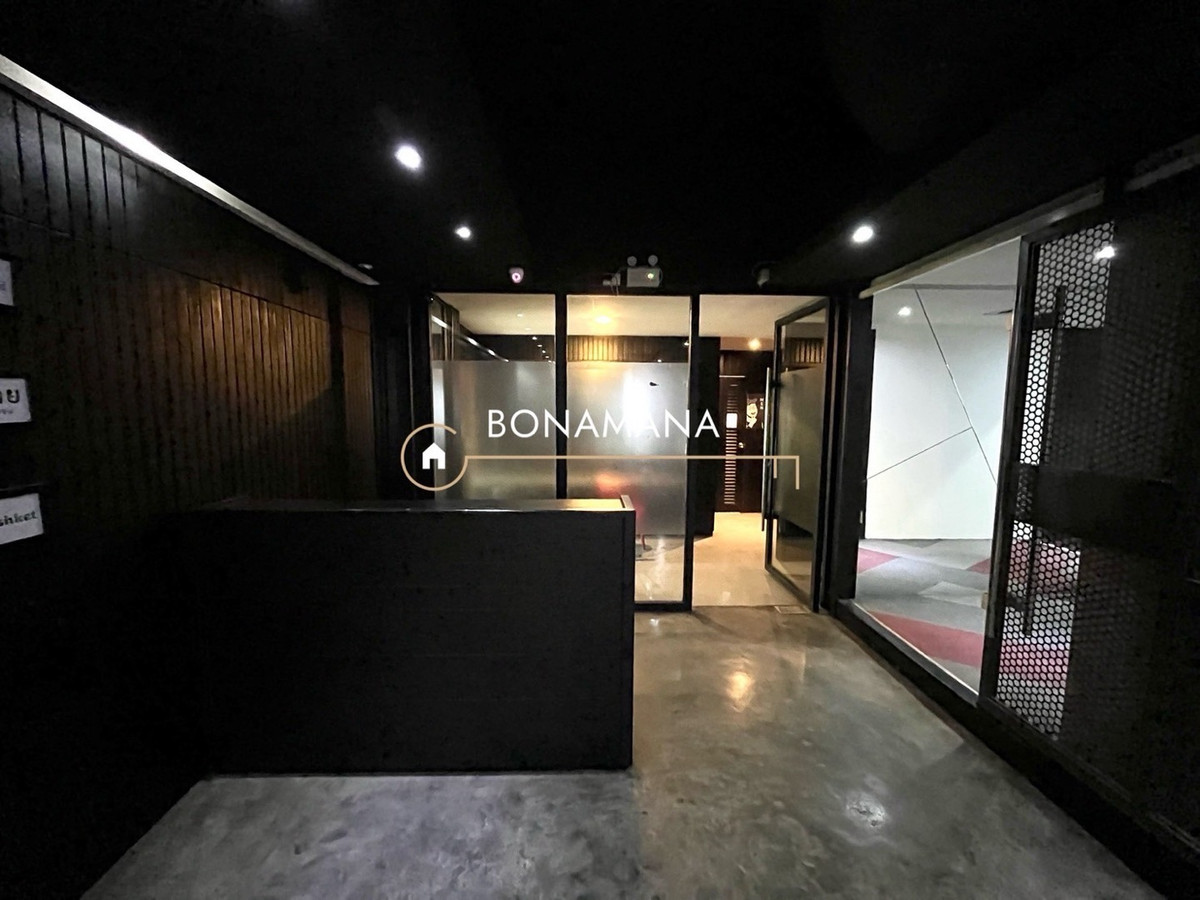 พื้นที่ออฟฟิศให้เช่า ติดถนนใหญ่กลางอโศก(BTS Sukhumvit 350m) – รูปที่ 2