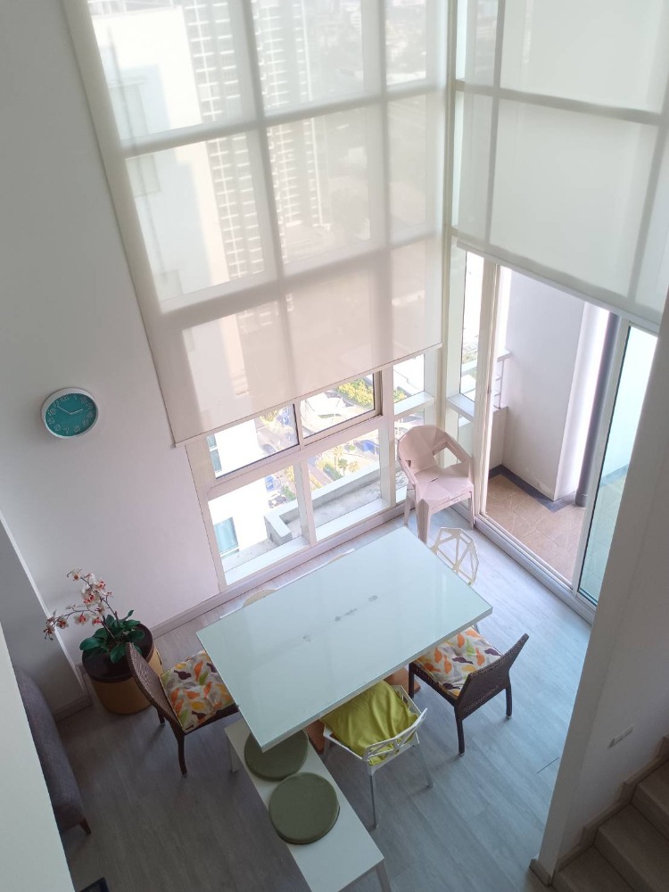 ให้เช่า 3 นอน Duplex Light House Condo ใกล้ Icon Siam และสถานีรถไฟฟ้ากรุงธนบุรี