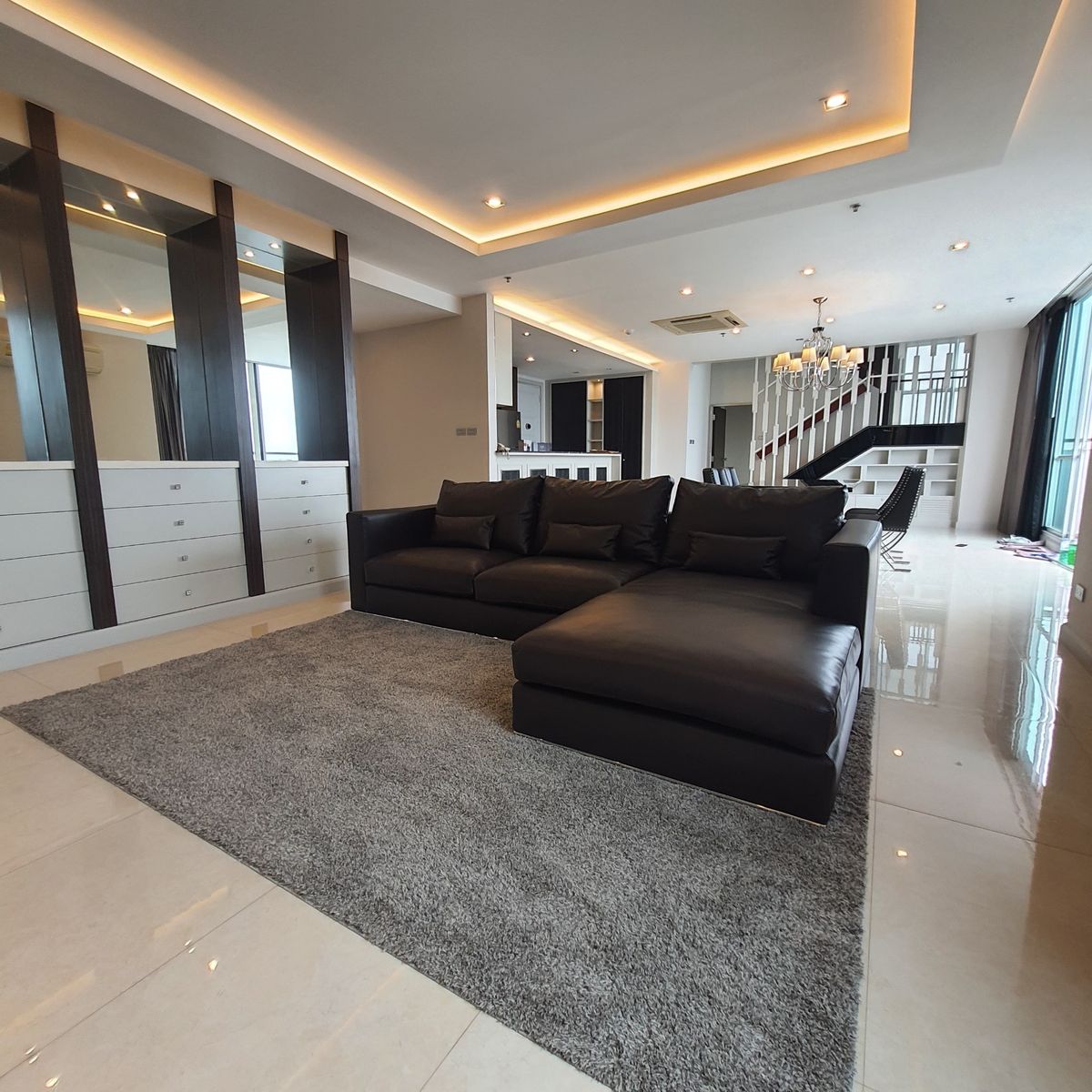 For rent penthouse duplex FOUR WINGS RESIDENCE SRINAKARIN, 3 bedrooms, price only 130k. For rent penthouse duplex FOUR WINGS RESIDENCE SRINAKARIN, 3 bedrooms, price only 130k.
