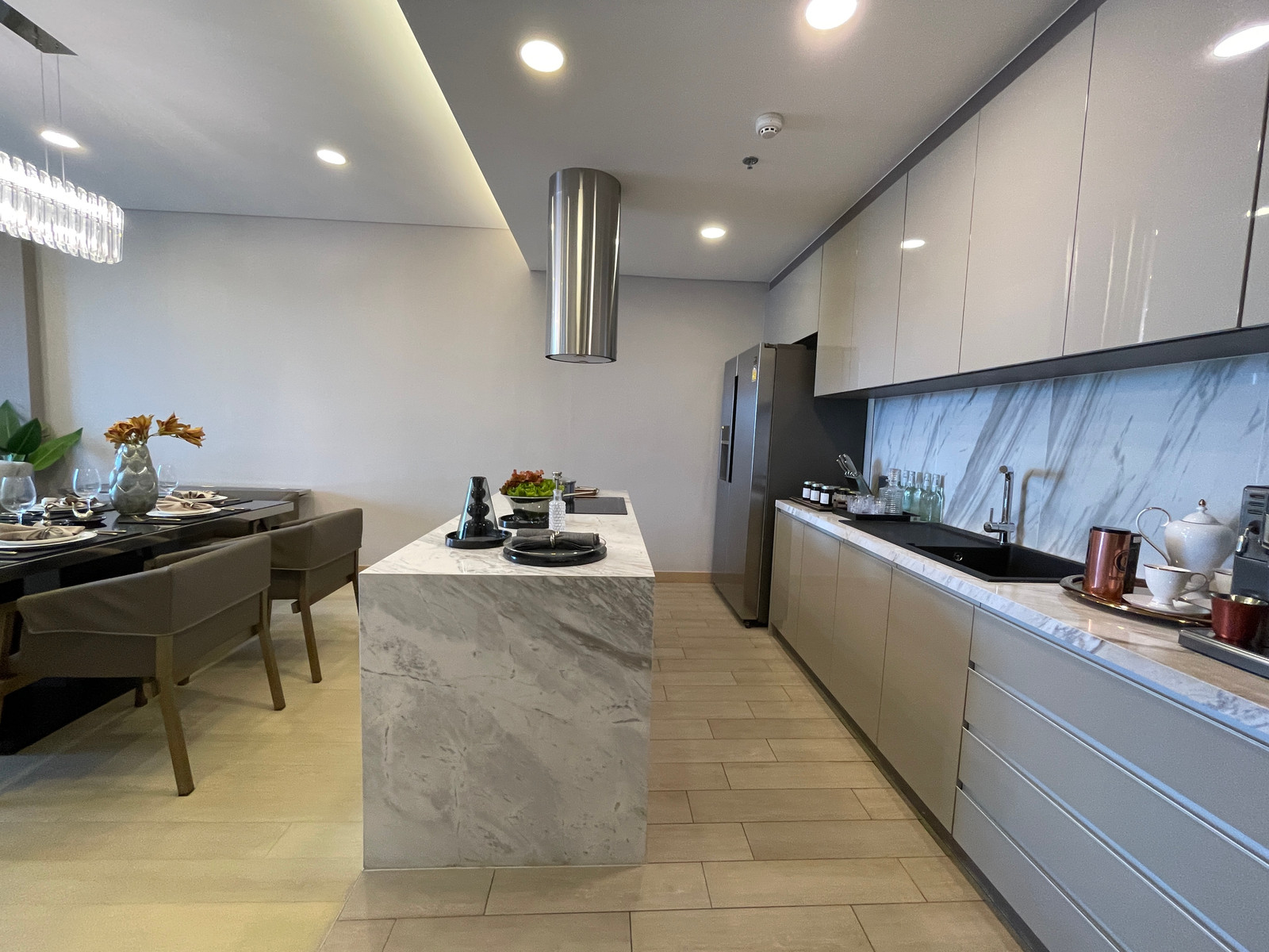 Urgent sale! Wyndham Residence Bangkok (Siamese Exclusive Queens) 30th floor, Benjakiti Park view, 127.52 sq m, 3 bedrooms, in the heart of Asoke-Rama 4, near MRT Queen Sirikit Center, only 100 meters, the best location with a view of the large garden. Vi Urgent sale! Wyndham Residence Bangkok (Siamese Exclusive Queens) 30th floor, Benjakiti Park view, 127.52 sq m, 3 bedrooms, in the heart of Asoke-Rama 4, near MRT Queen Sirikit Center, only 100 meters, the best location with a view of the large garden. Vi