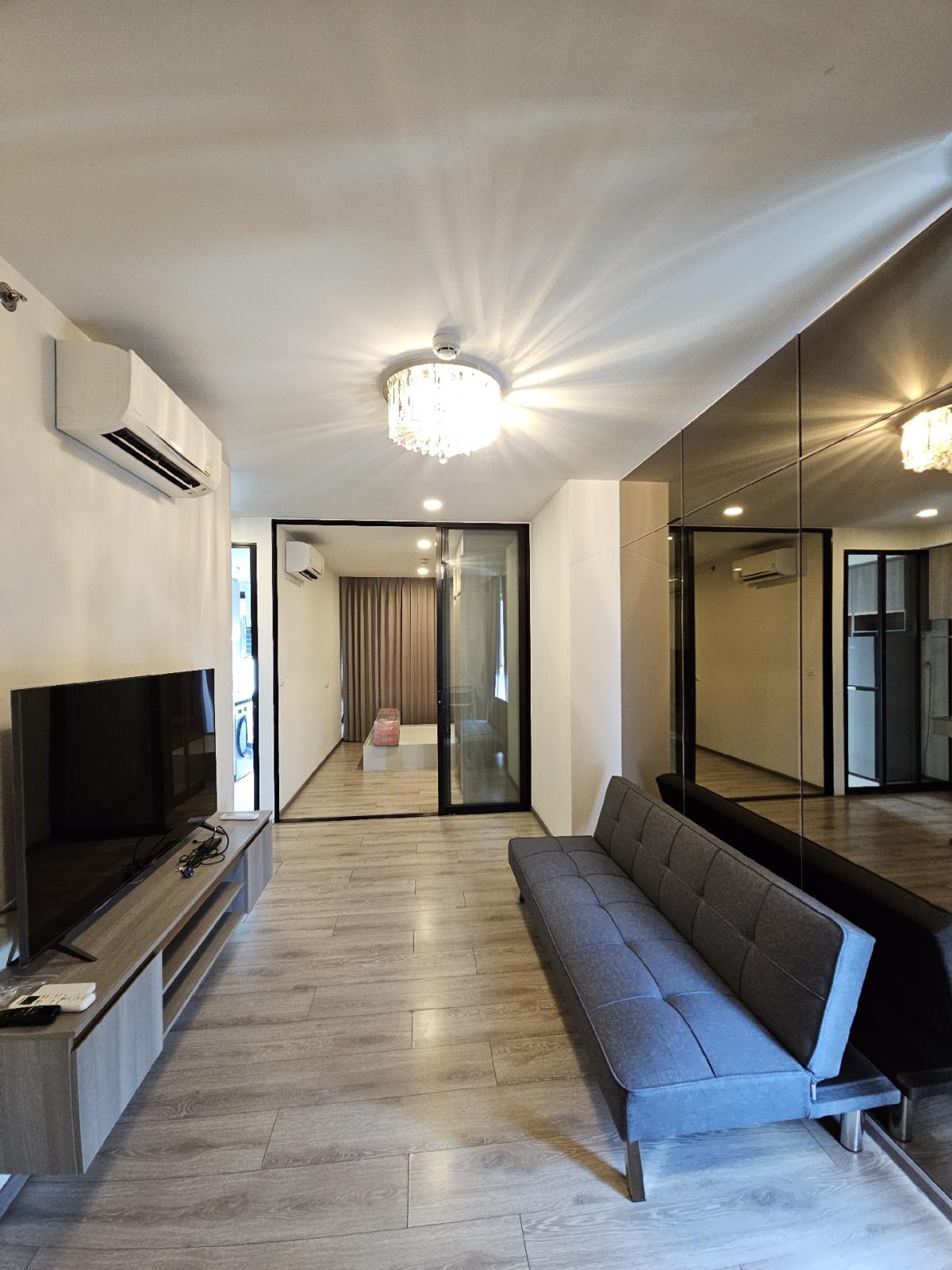 Condo for sale Knightsbridge collage sukhimvit 107, 35 sq m room, corner room, only one room per floor, contact line id: veerazeguet Condo for sale Knightsbridge collage sukhimvit 107, 35 sq m room, corner room, only one room per floor, contact line id: veerazeguet