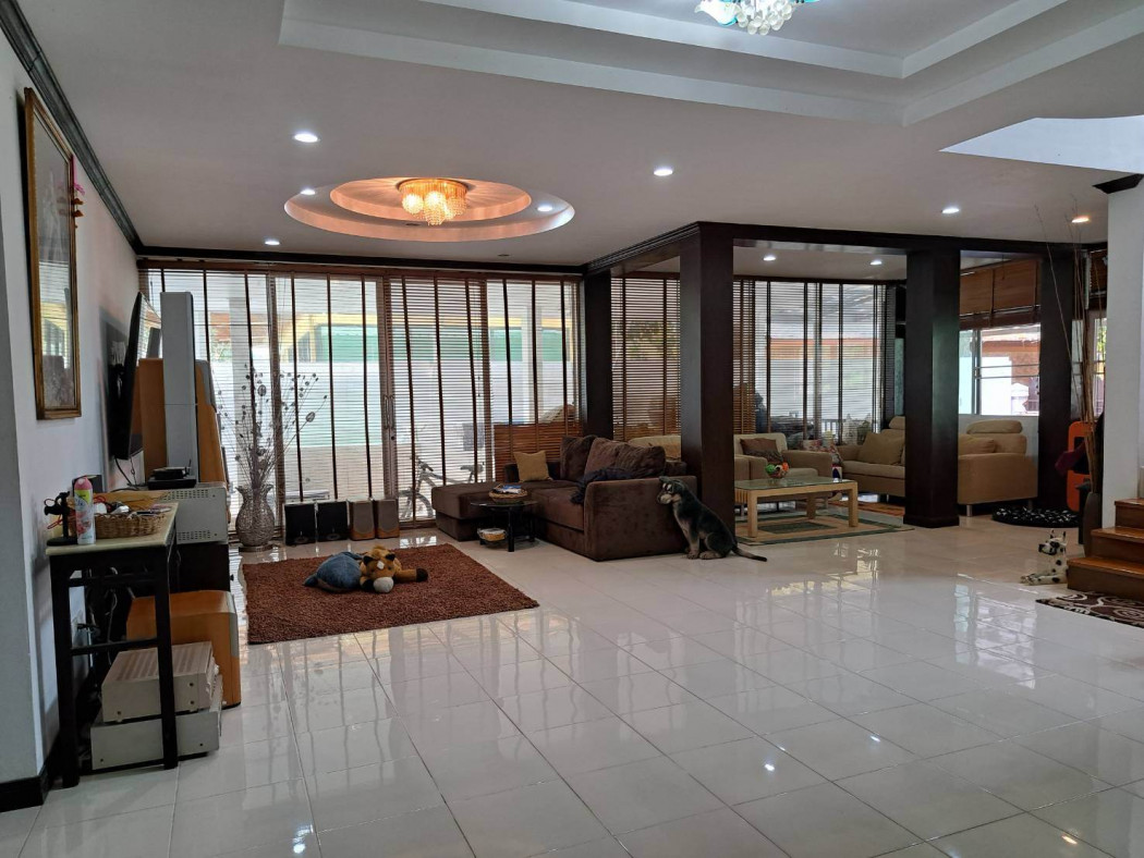 House for sale Along the Ekamai-Ramintra Expressway (near the expressway + Central EastVille + CDC + Crystal Park) on an area of 125 square meters, 7 bedrooms, 7 bathrooms. House for sale Along the Ekamai-Ramintra Expressway (near the expressway + Central EastVille + CDC + Crystal Park) on an area of 125 square meters, 7 bedrooms, 7 bathrooms.
