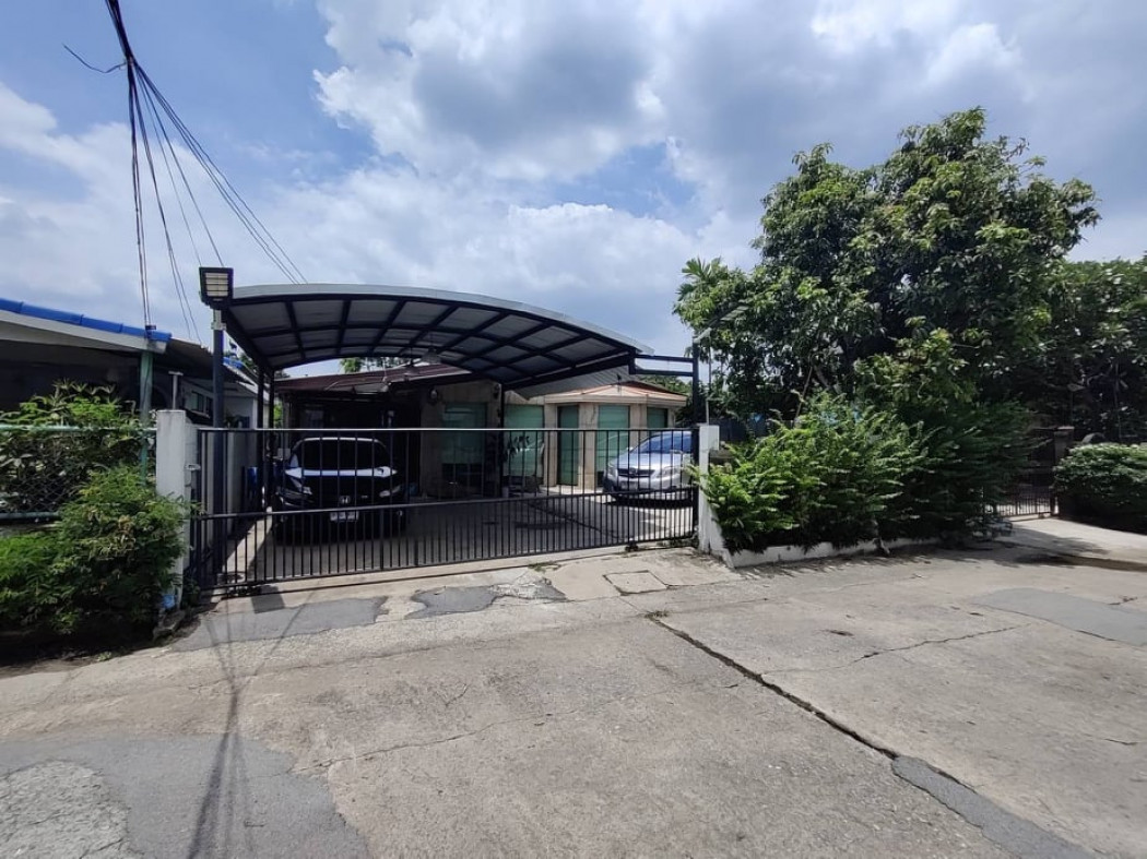 Cheap sale, Nawamin House, peaceful and shady (Buit-in, fully furnished) 74 sq m, 200 sq m, 5 bedrooms, 2 bathrooms, near Nawamin Health Garden and complete facilities