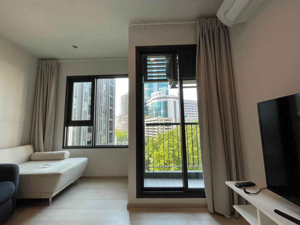 Sale Life One Wireless> Ploen Chit BTS 28 sq.m. 1 bd 1 br