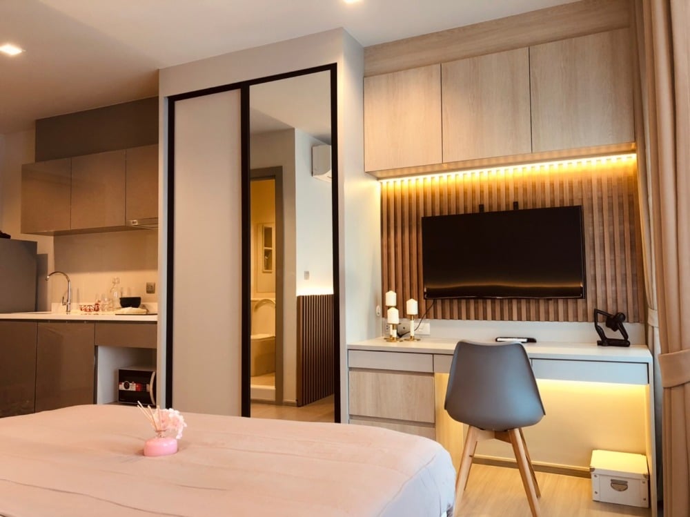 Condo for rent, Life Asoke-Rama 9 [Life Asoke - Rama 9] LineID: @Rizzestate (with @ ahead)