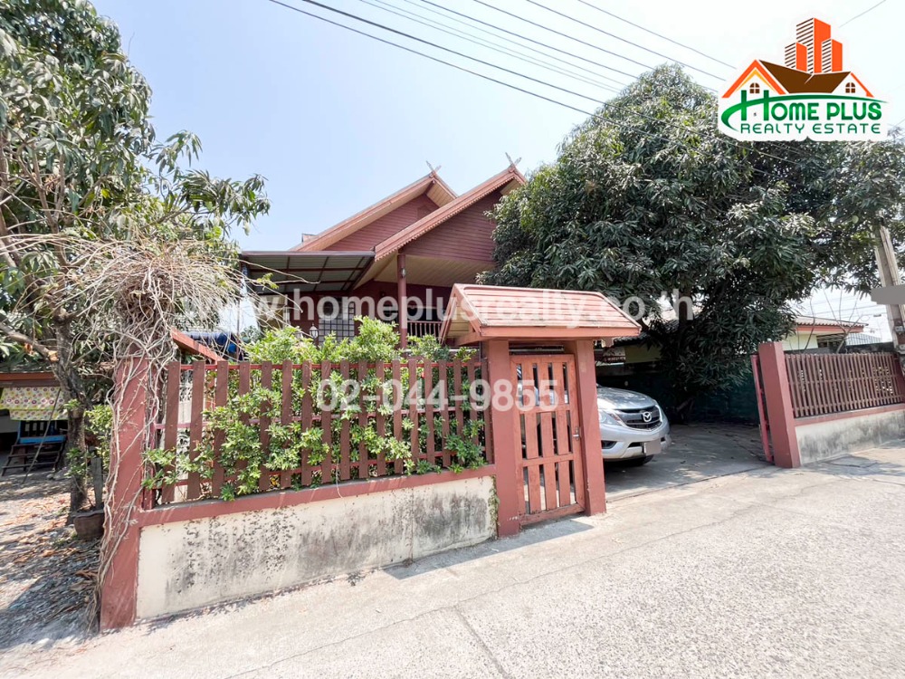 2-storey detached house, Khlong Mai-Bang Kwai Road, Bang Pakong, Chachoengsao.