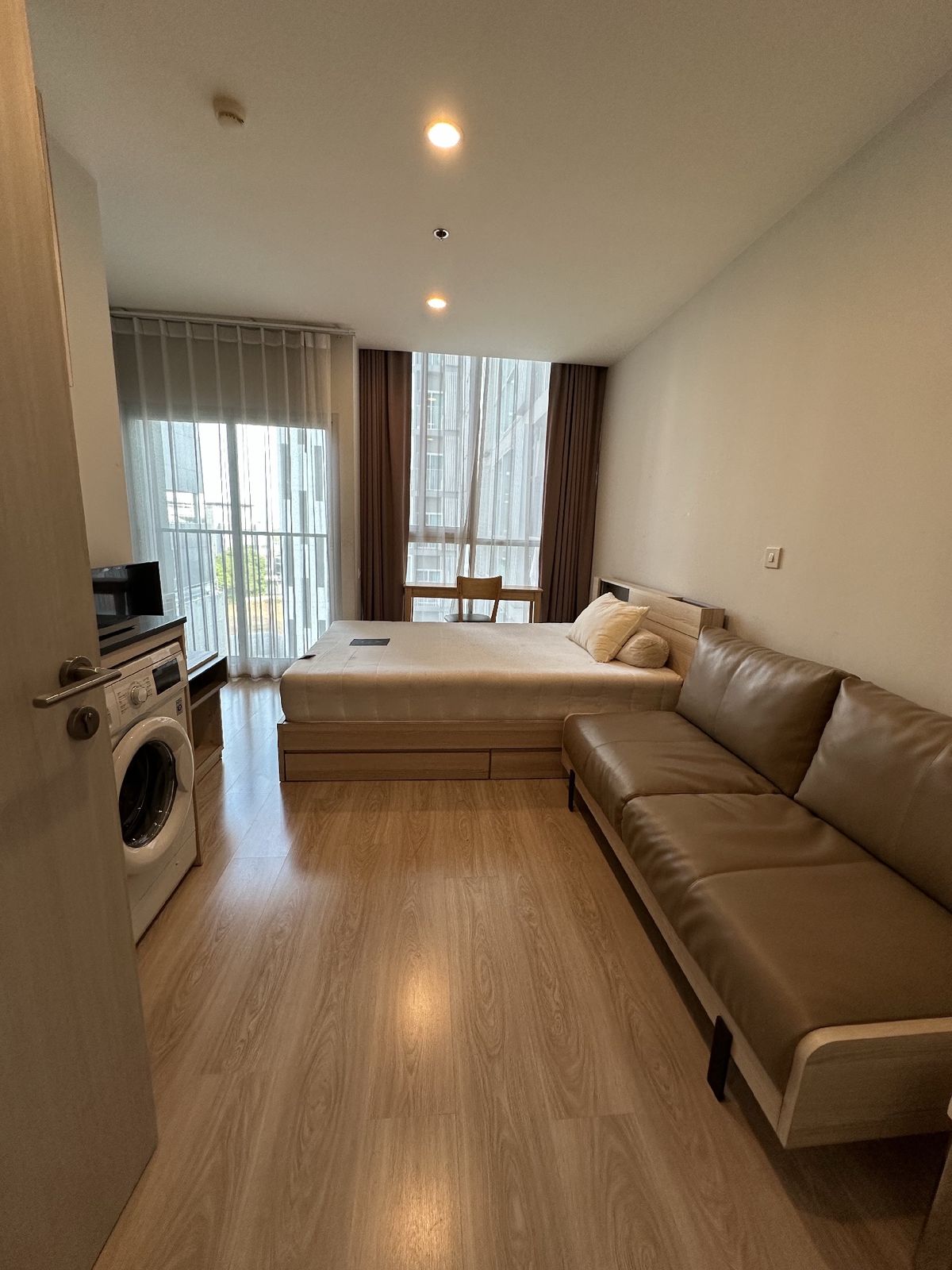Urgent sale !! Noble Revolve Ratchada 1 (Studio) fully furnished, garden view, not blocked, not hot, can see the room – รูปที่ 2