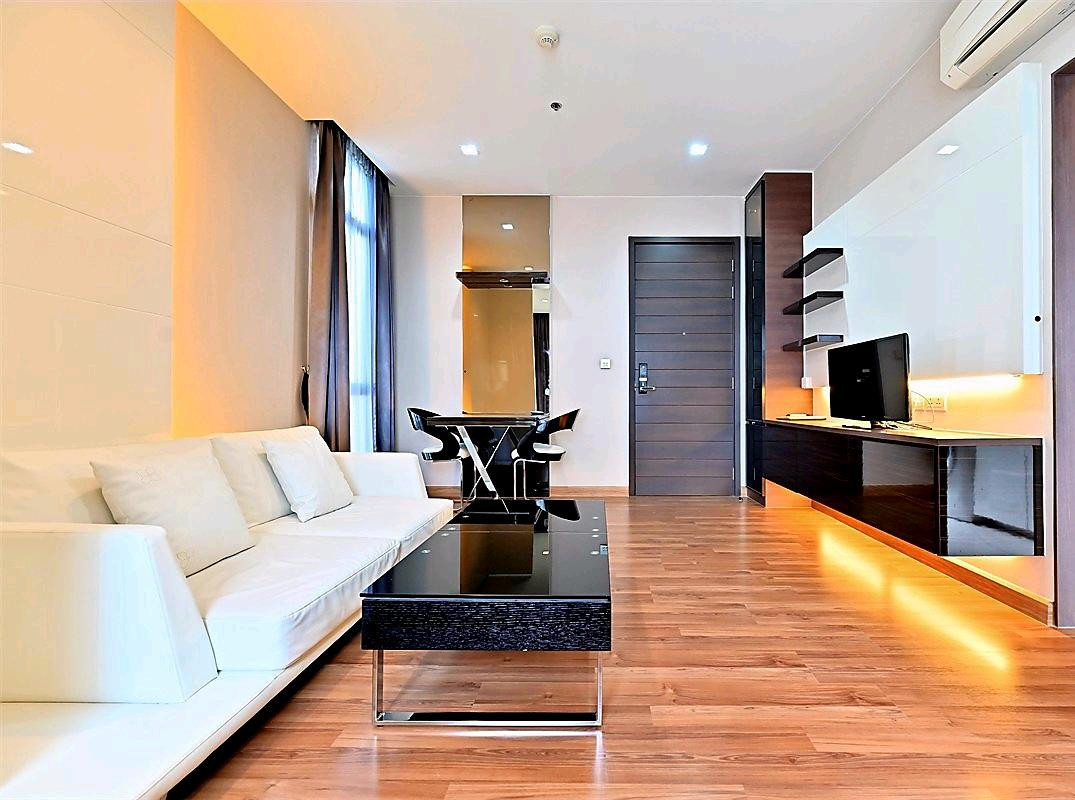IVY AMPIO [For rent] 🔥17,000Baht🔥  size 33sq.m ✔️ Nice room  ✔️ now available ✔️ high floor   ✔️ Next MRT Thailand cultural center   ทั้งโครงการมีเพียง 200 กว่ายูนิค privateสุดๆ  ห้องหายากมากจริงๆค่ะ  นัดชมห้องโทร📞065-5193596 ,Line:065-5193596